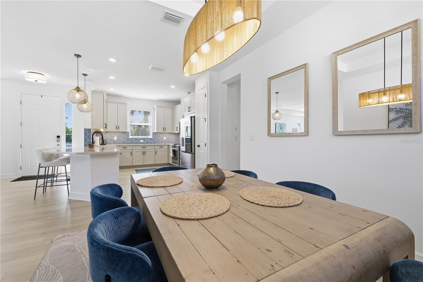 AZARIO ESPLANADE PH V - Residential