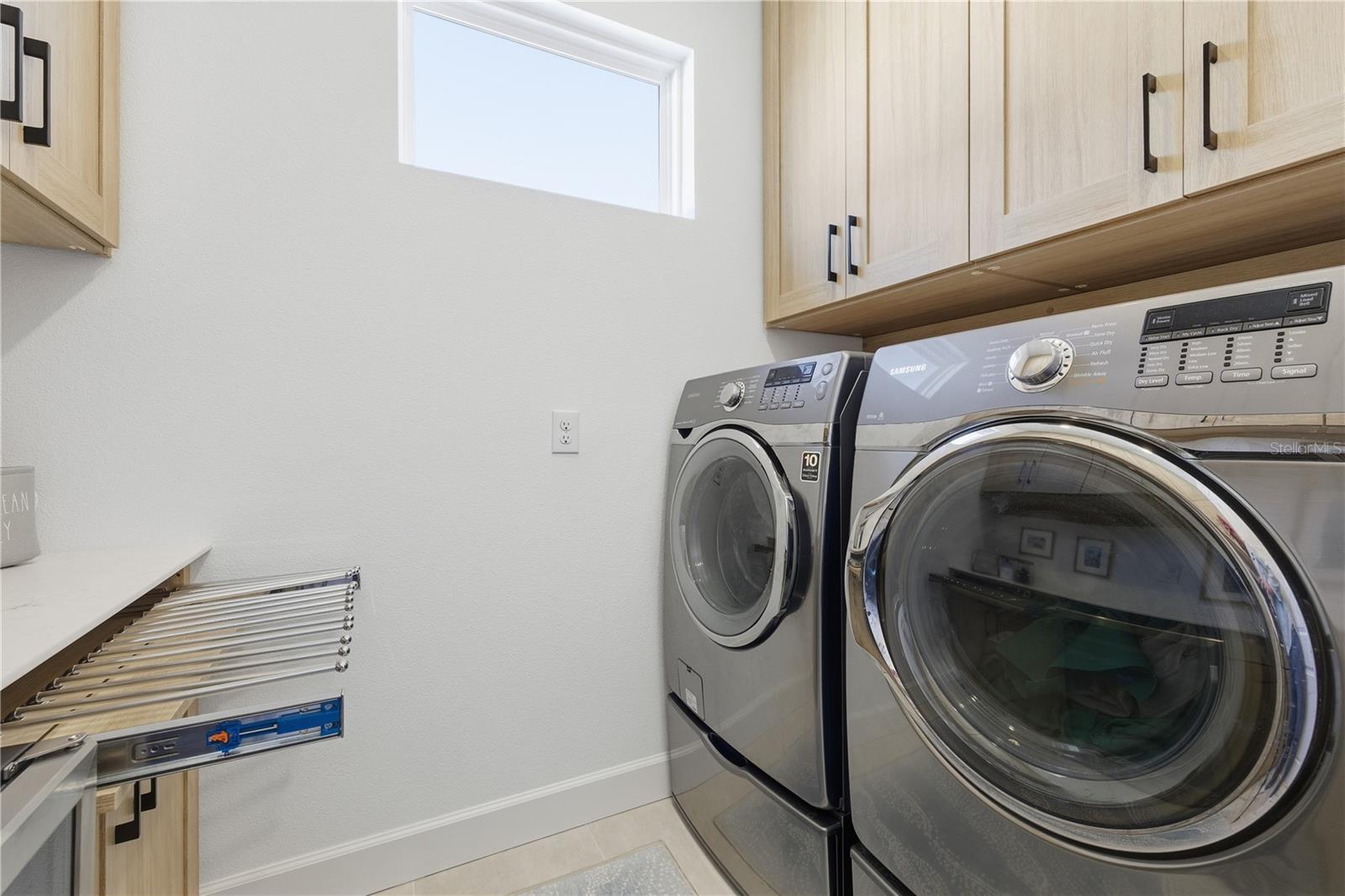 AZARIO ESPLANADE PH V - Residential