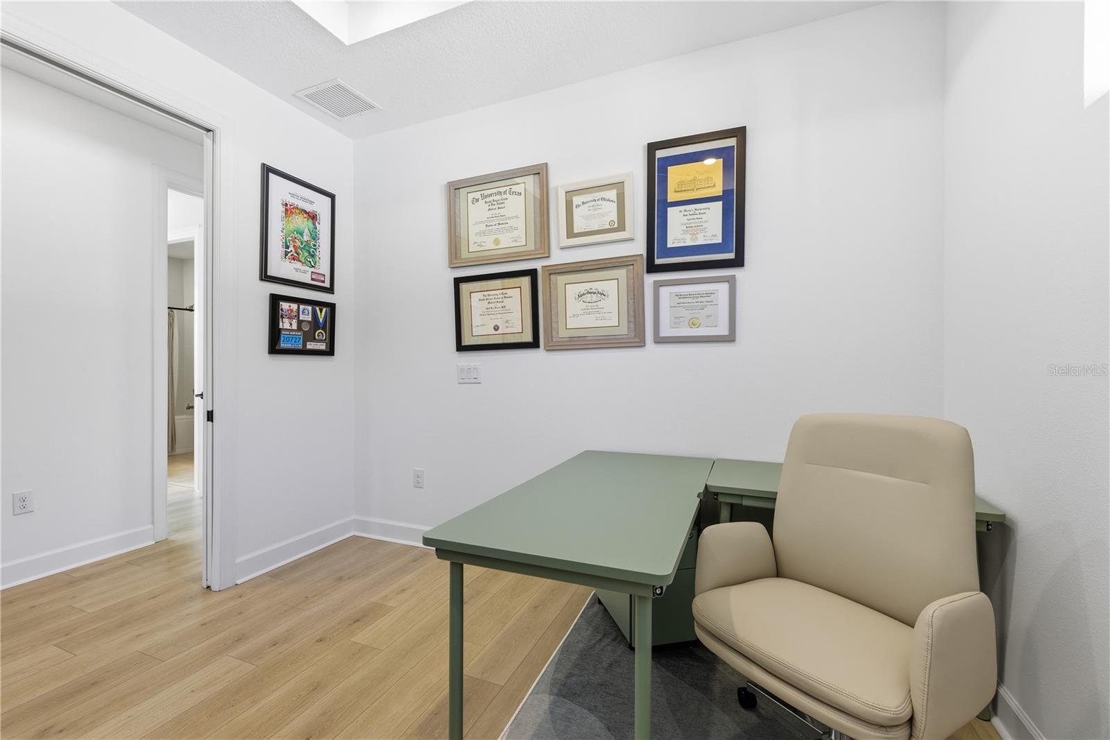 AZARIO ESPLANADE PH V - Residential