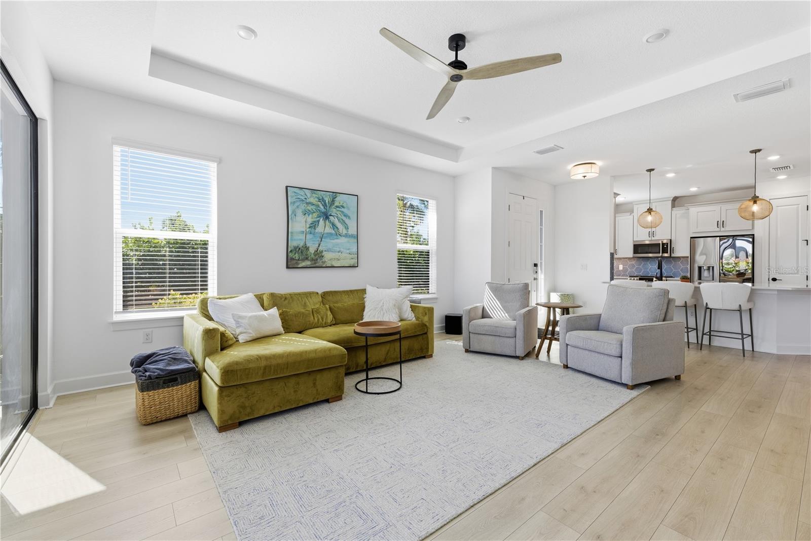 AZARIO ESPLANADE PH V - Residential