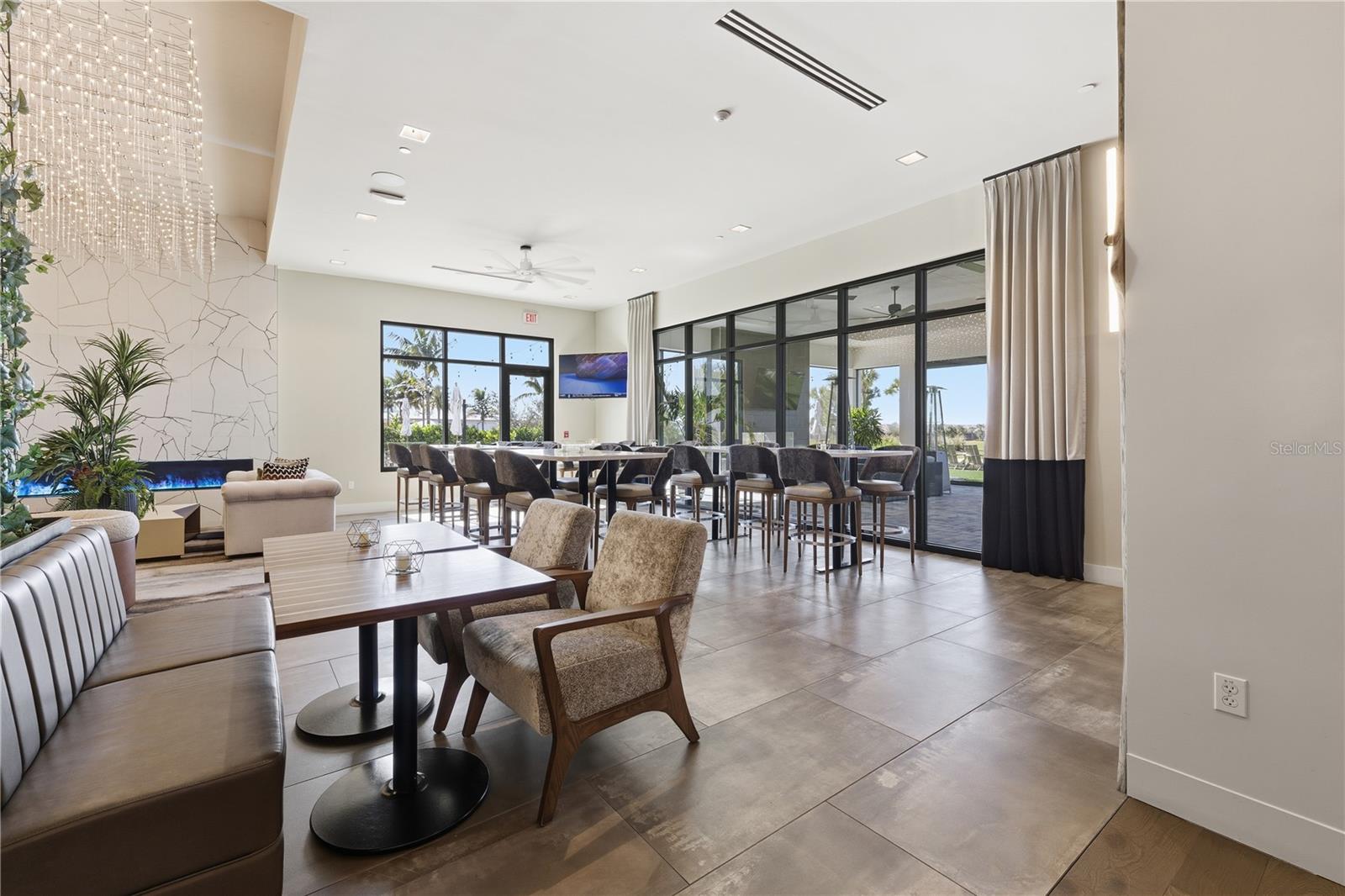 AZARIO ESPLANADE PH V - Residential