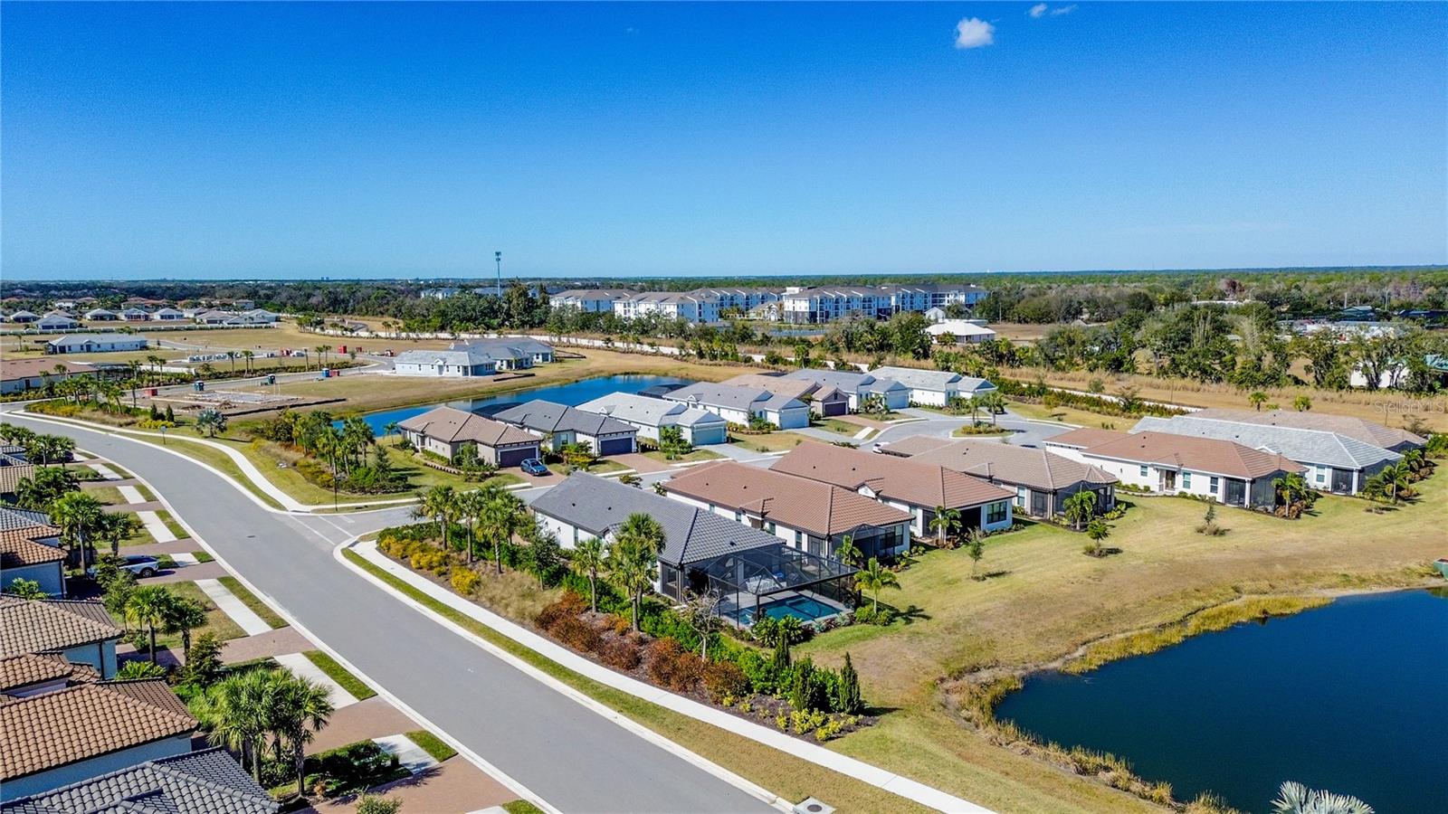 AZARIO ESPLANADE PH V - Residential