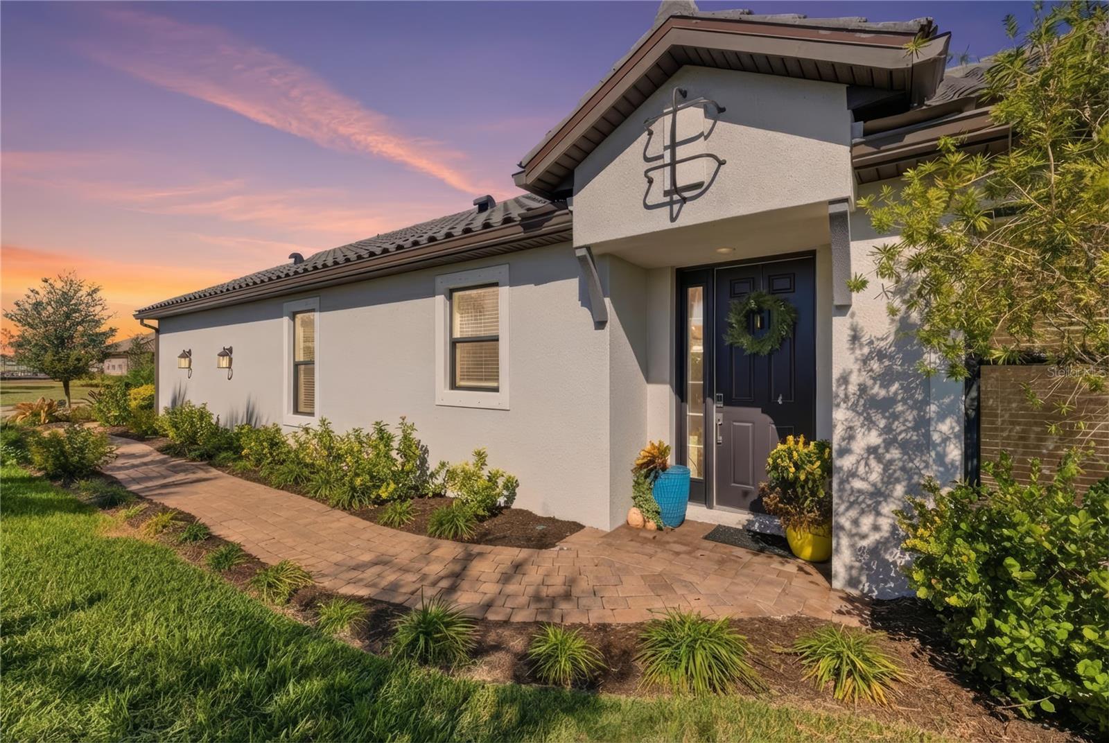 AZARIO ESPLANADE PH V - Residential