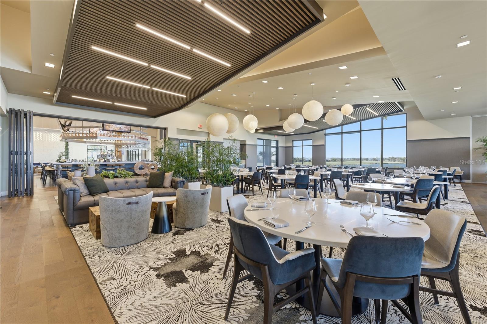 AZARIO ESPLANADE PH V - Residential