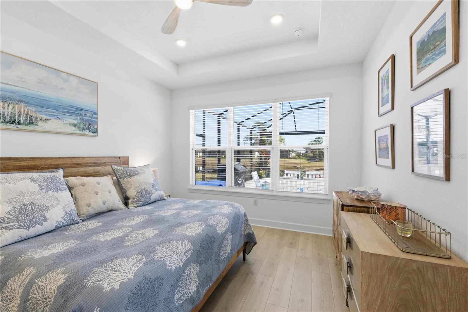 AZARIO ESPLANADE PH V - Residential