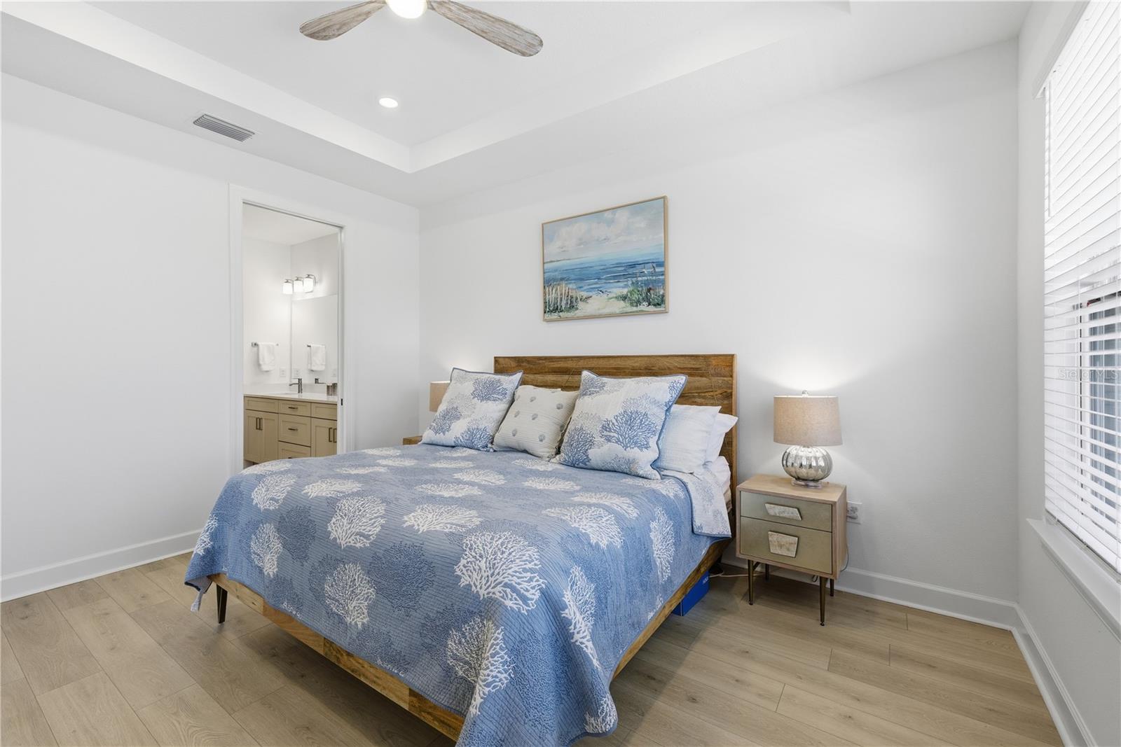 AZARIO ESPLANADE PH V - Residential