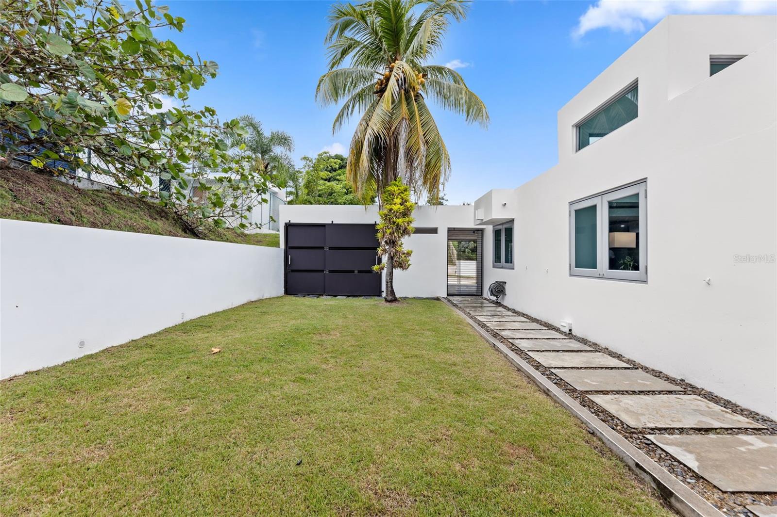 CERRO REAL - Residential Lease