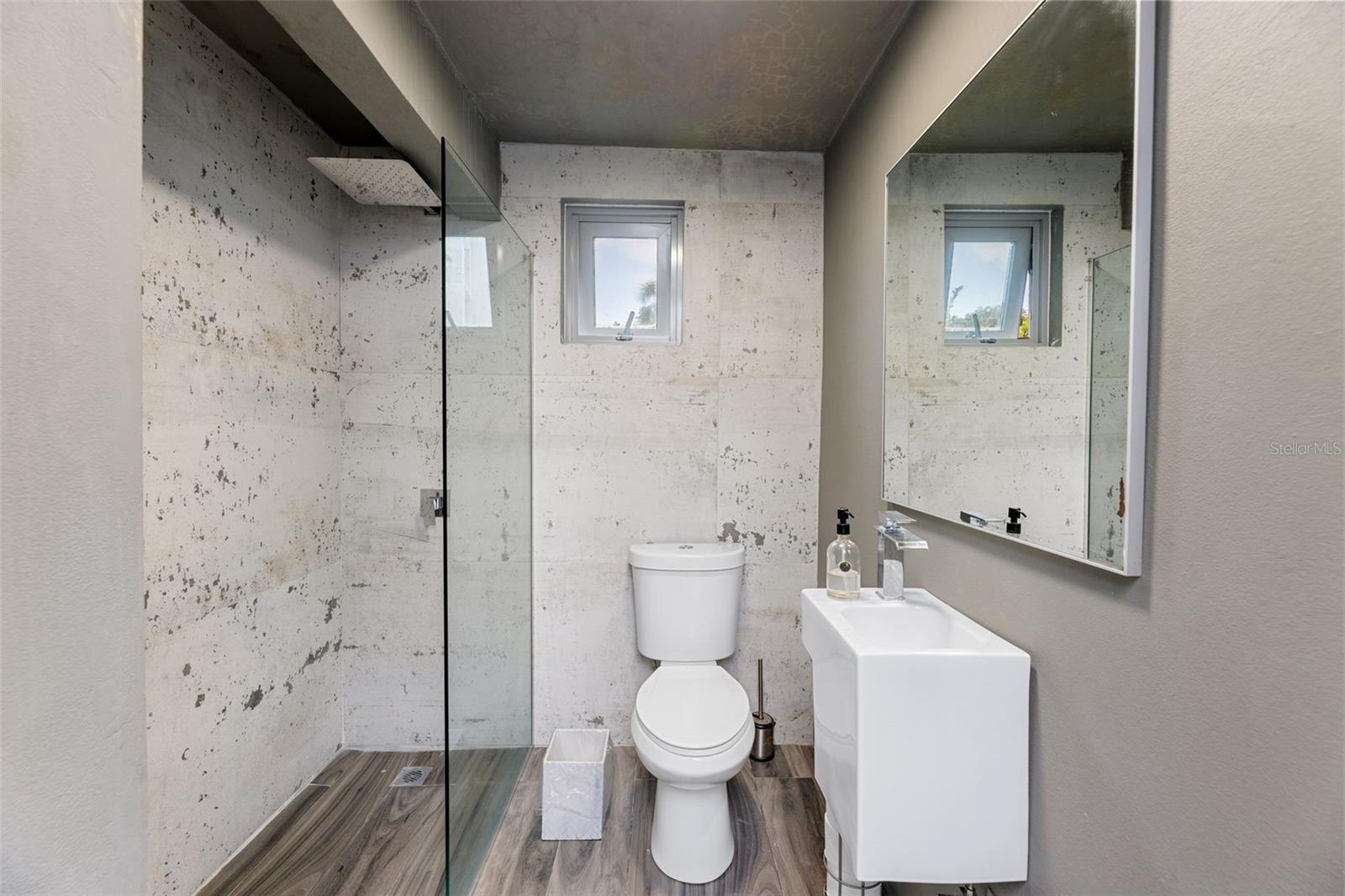 CERRO REAL - Residential Lease