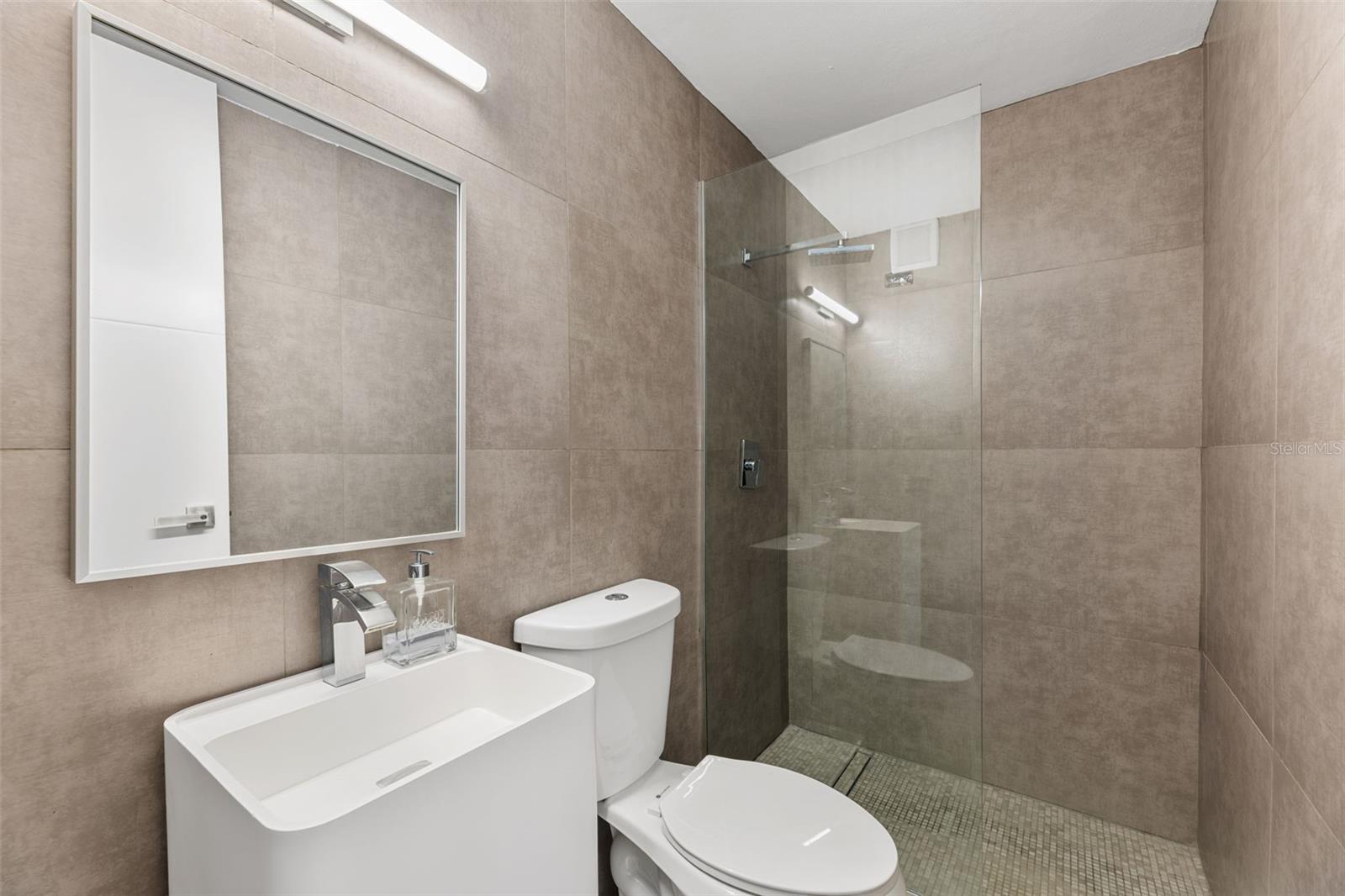 CERRO REAL - Residential Lease