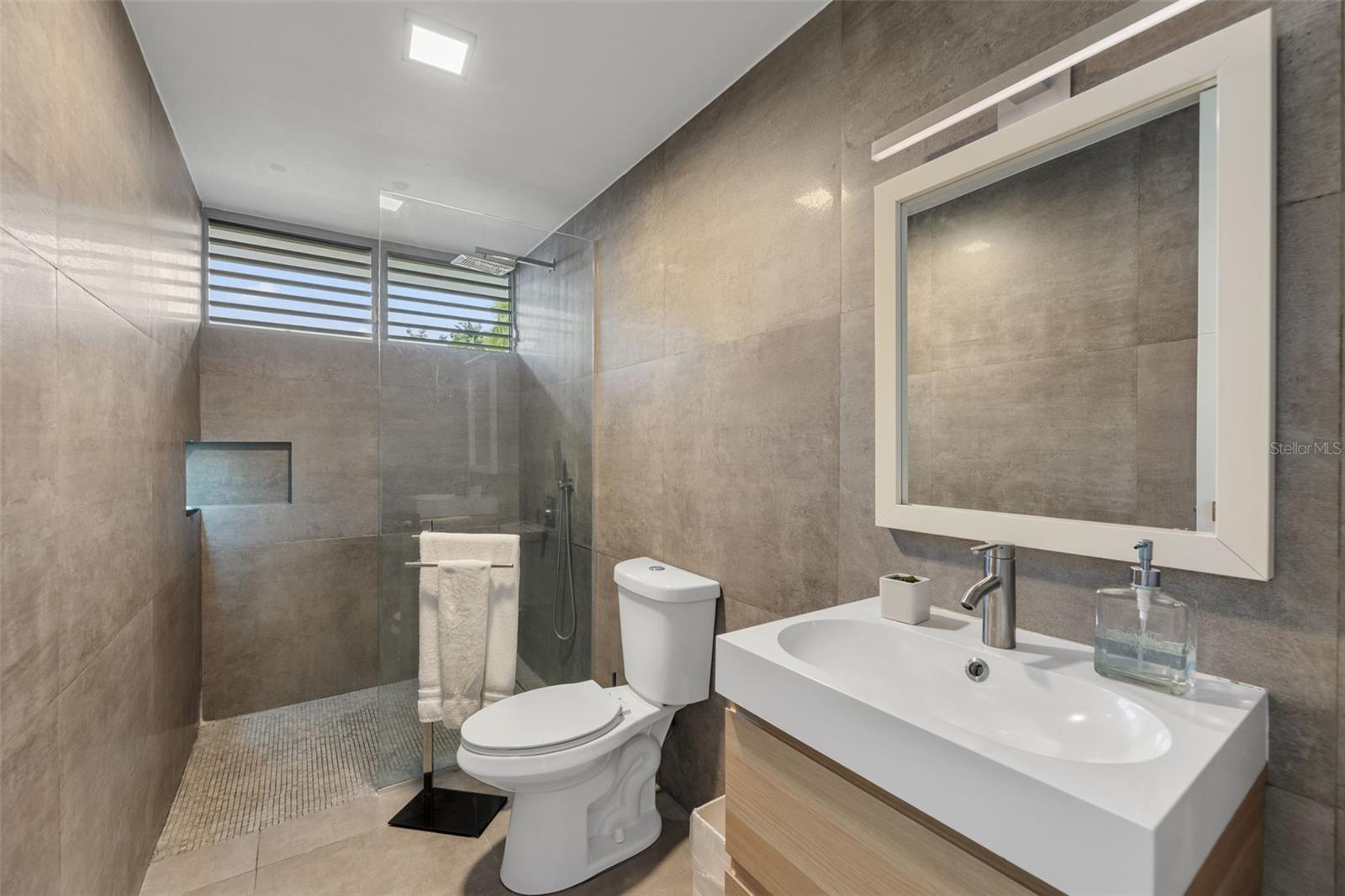 CERRO REAL - Residential Lease