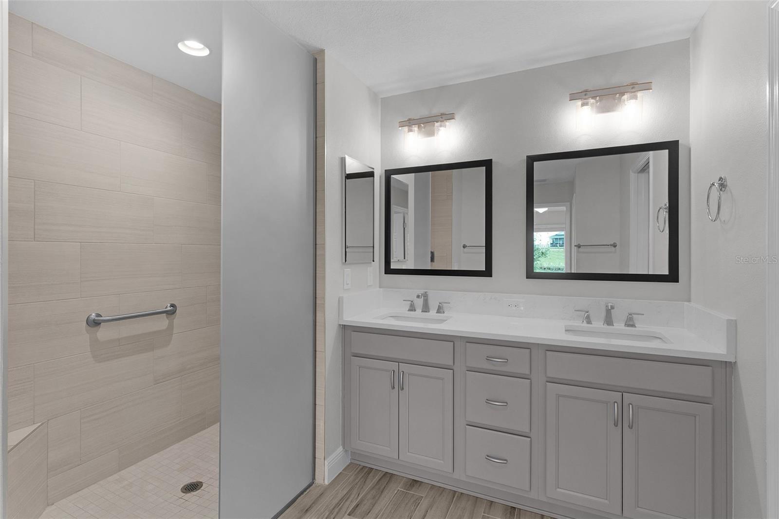 VILLAGES/SOUTHERN OAKS UN 68 - Residential