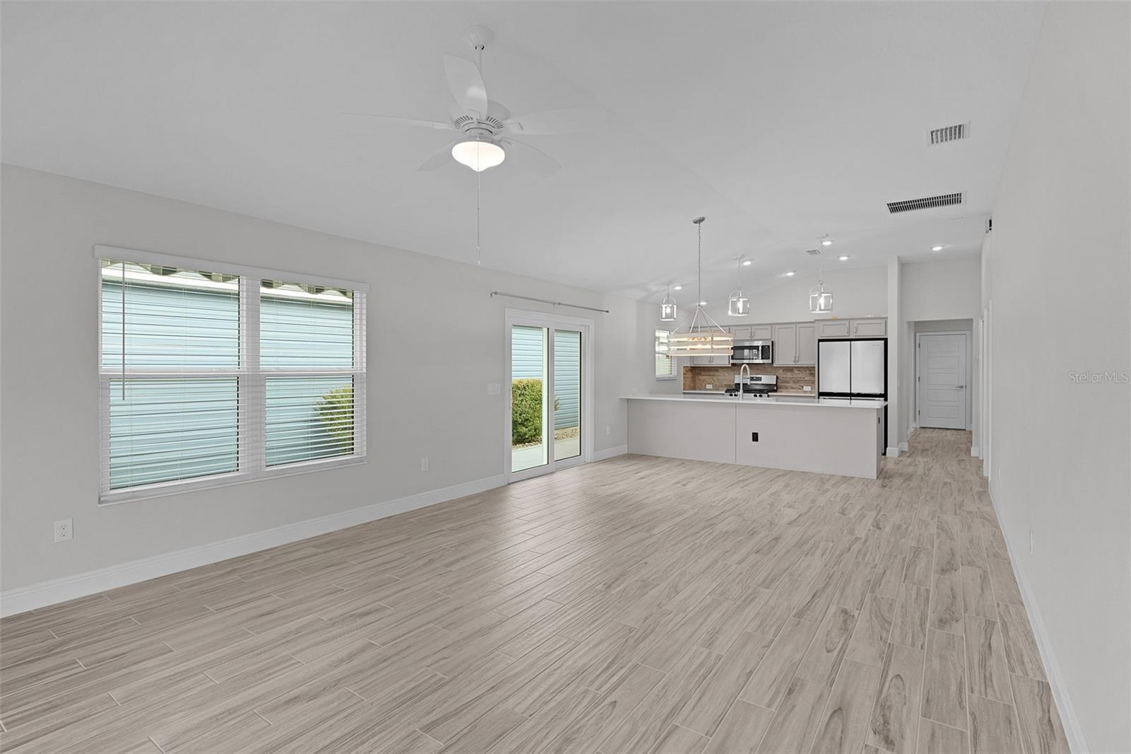 VILLAGES/SOUTHERN OAKS UN 68 - Residential