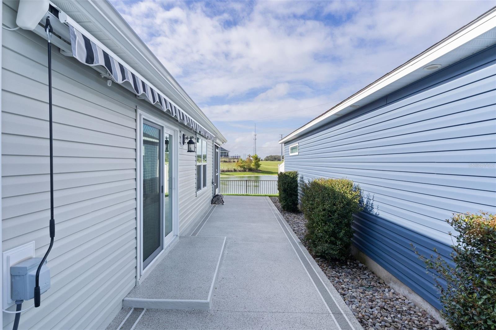 VILLAGES/SOUTHERN OAKS UN 68 - Residential