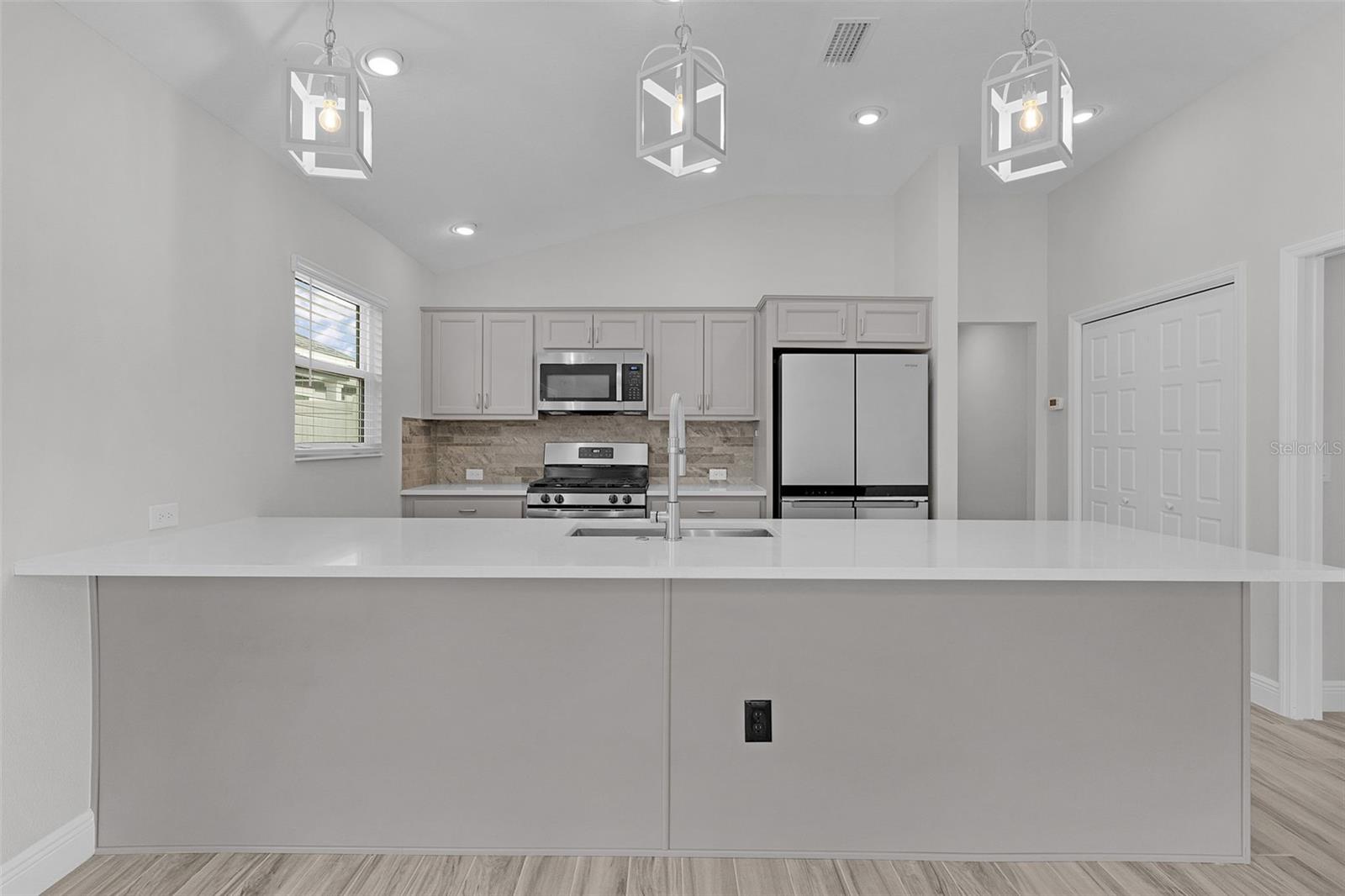 VILLAGES/SOUTHERN OAKS UN 68 - Residential