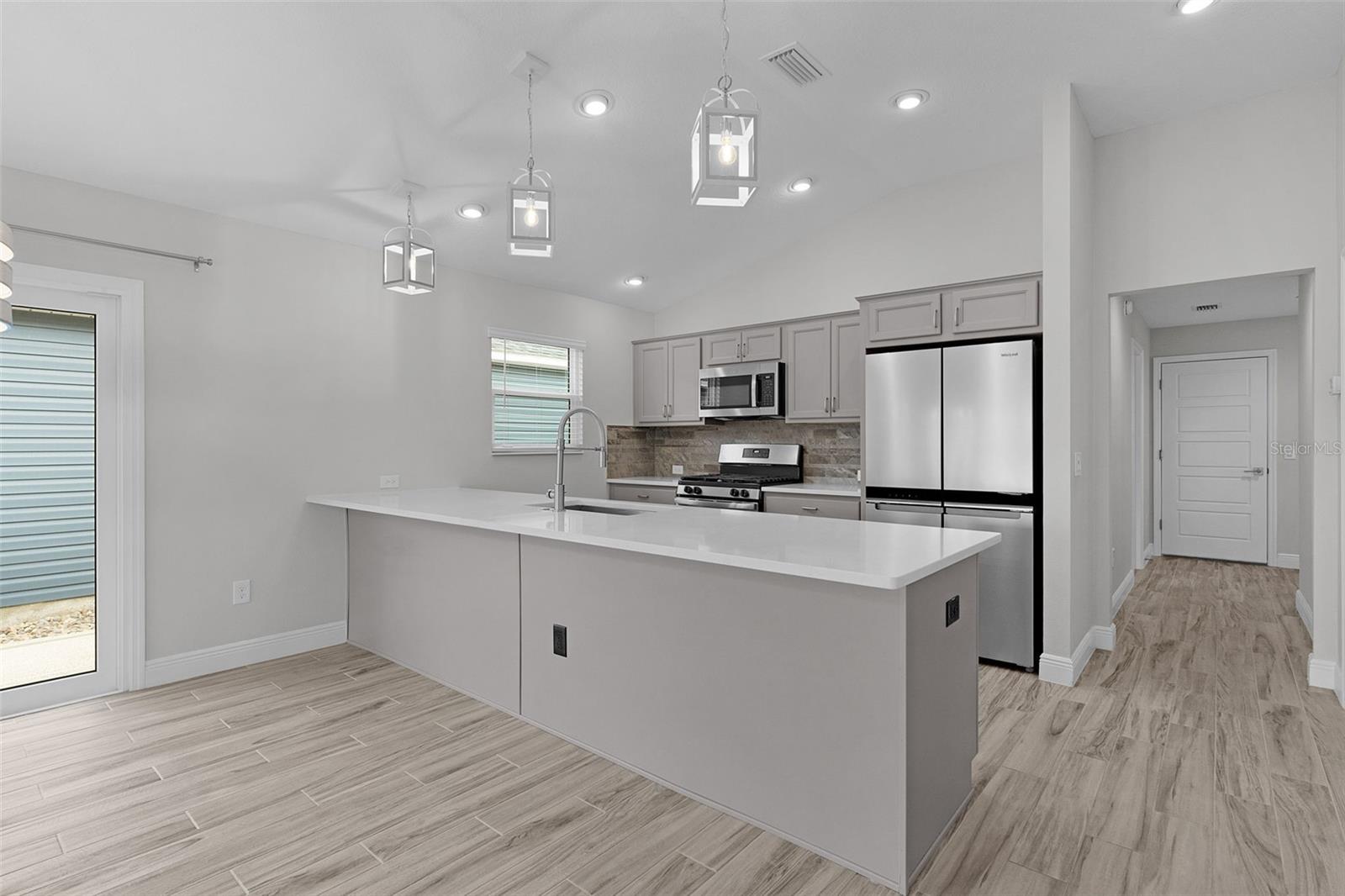 VILLAGES/SOUTHERN OAKS UN 68 - Residential