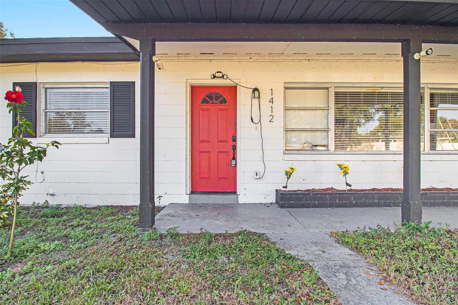 1412 LAKECREST DRIVE