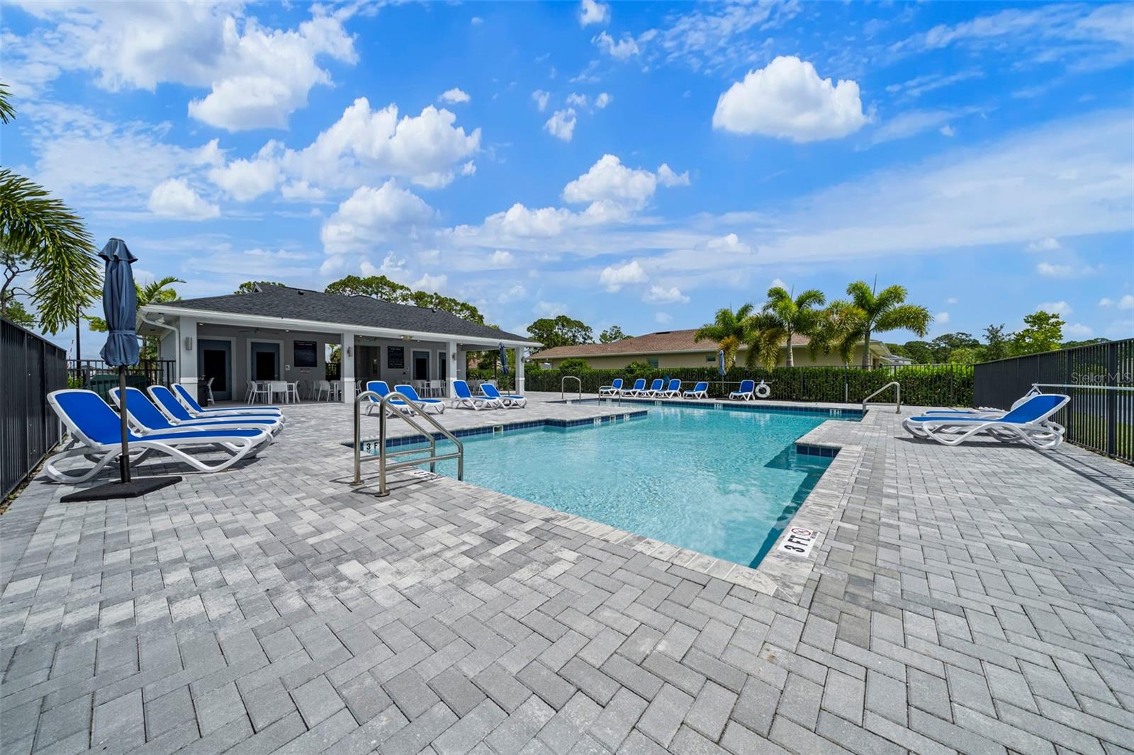 PALM VISTA EVERLANDS - Residential