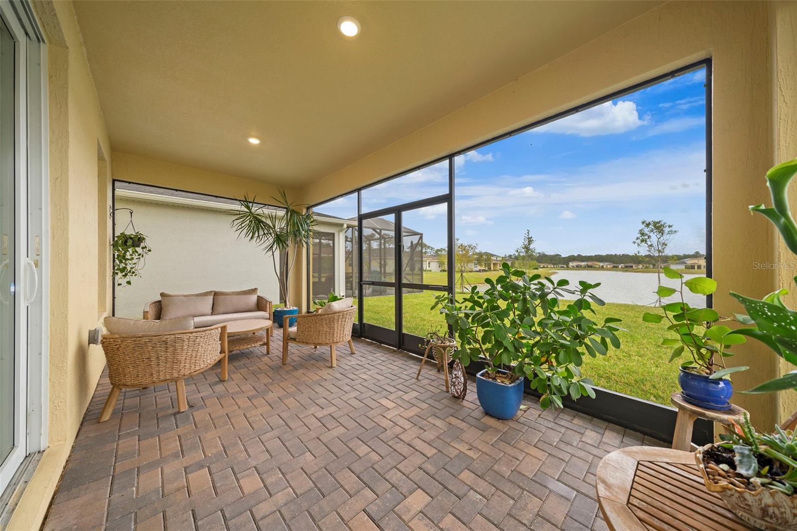 PALM VISTA EVERLANDS - Residential