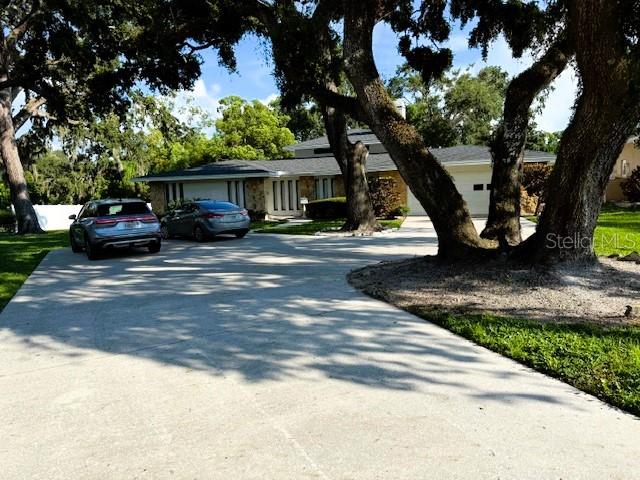 2949 SUNSET POINT ROAD