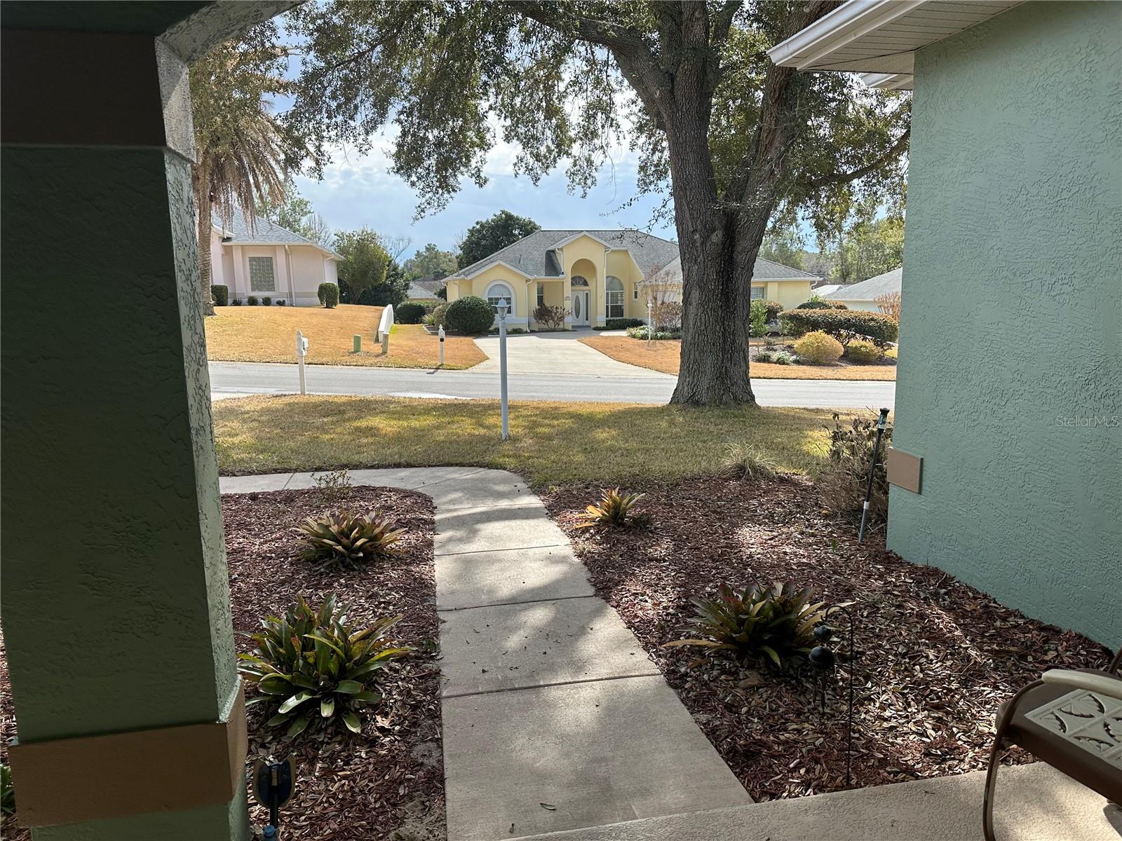 4614 N CRESTLINE DRIVE