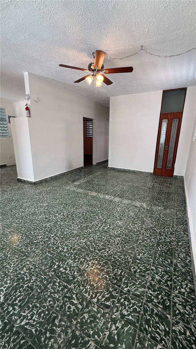 1041 LUIS CORDOVA CHIRINO