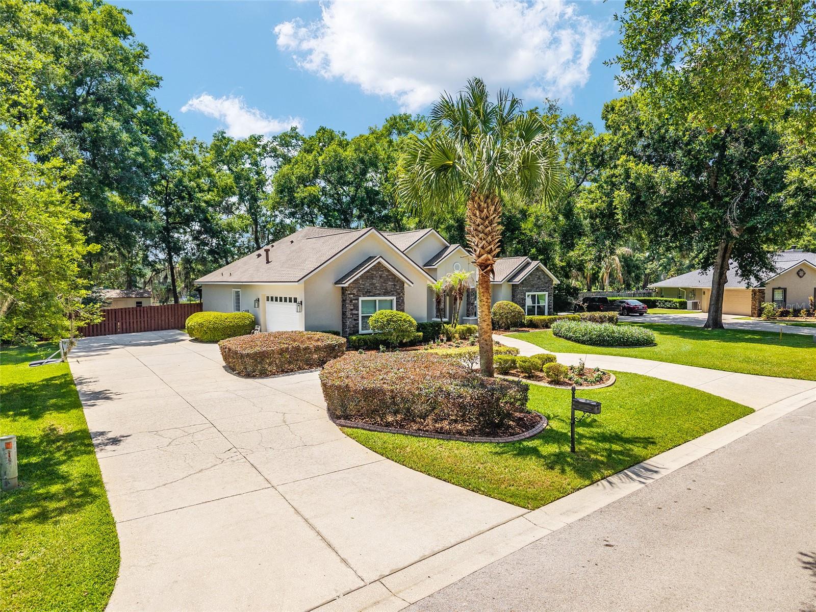 DALTON WOODS - Residential