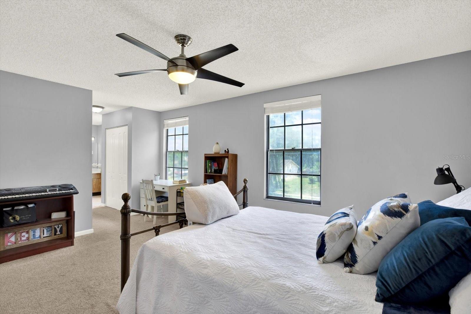 TURTLE LAKES - Residential