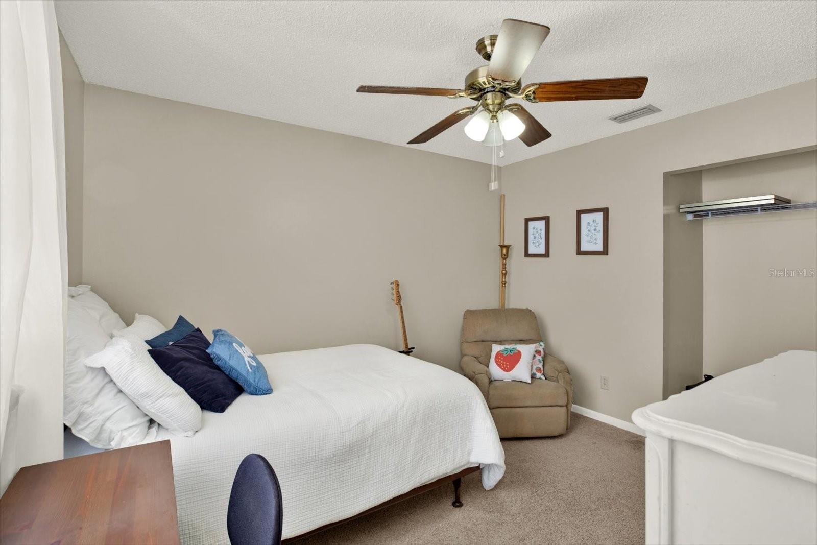 TURTLE LAKES - Residential