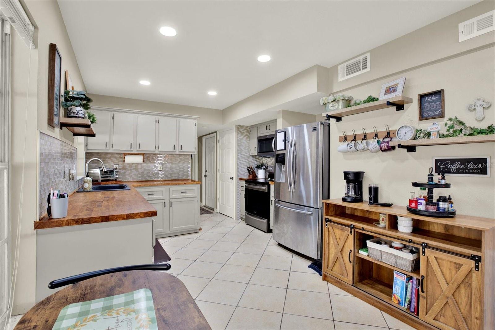 TURTLE LAKES - Residential