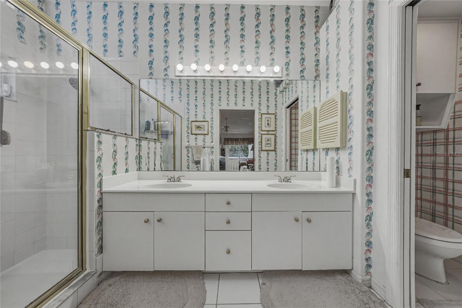 FAIRWAY OAKS FIRST ADD - Residential