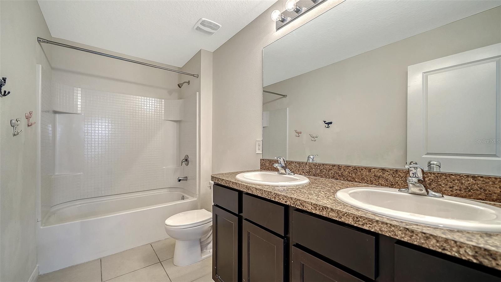 COTTAGES AT SAN LORENZO - Residential