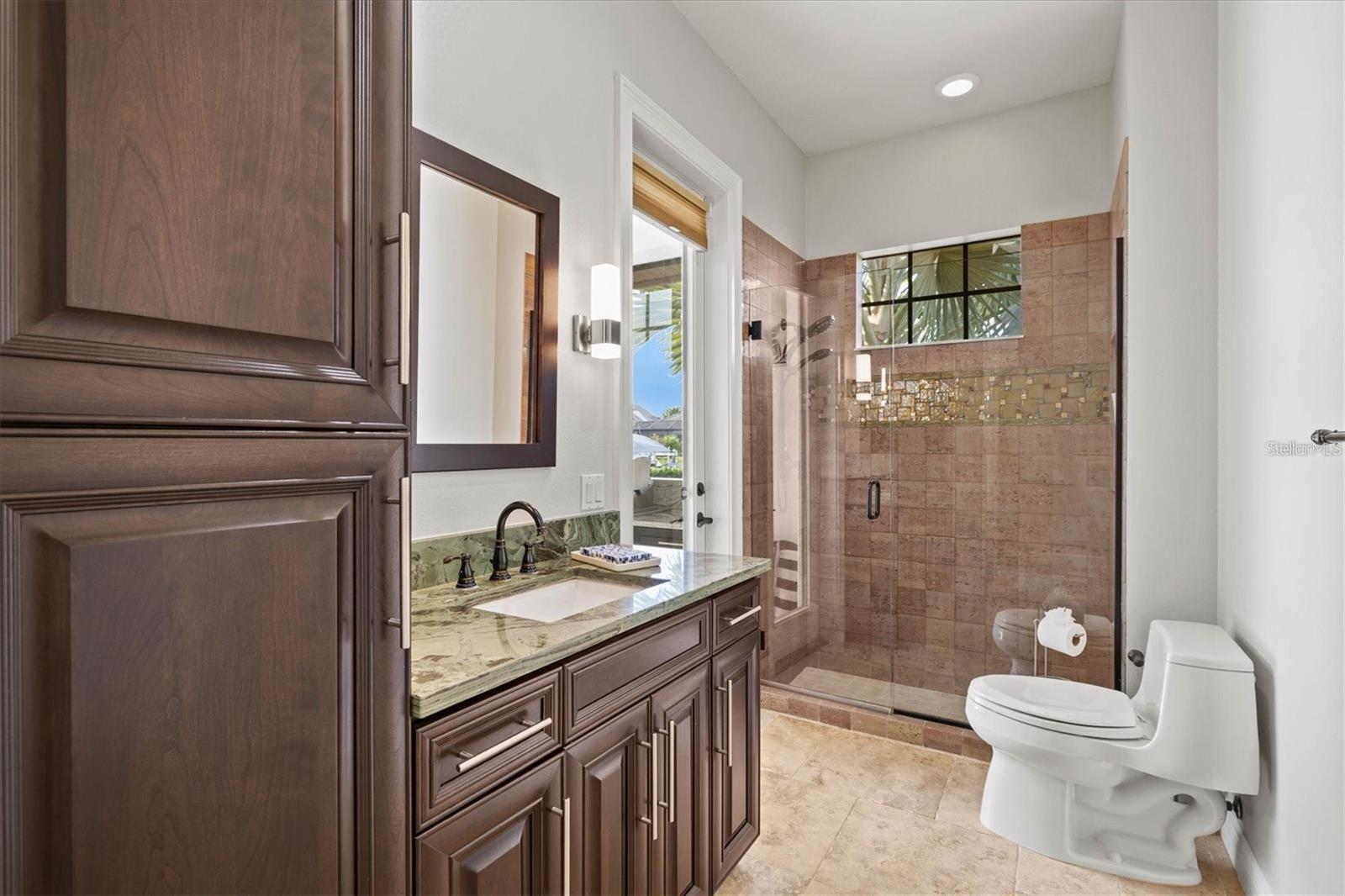 HARBOUR WALK - Residential Lease