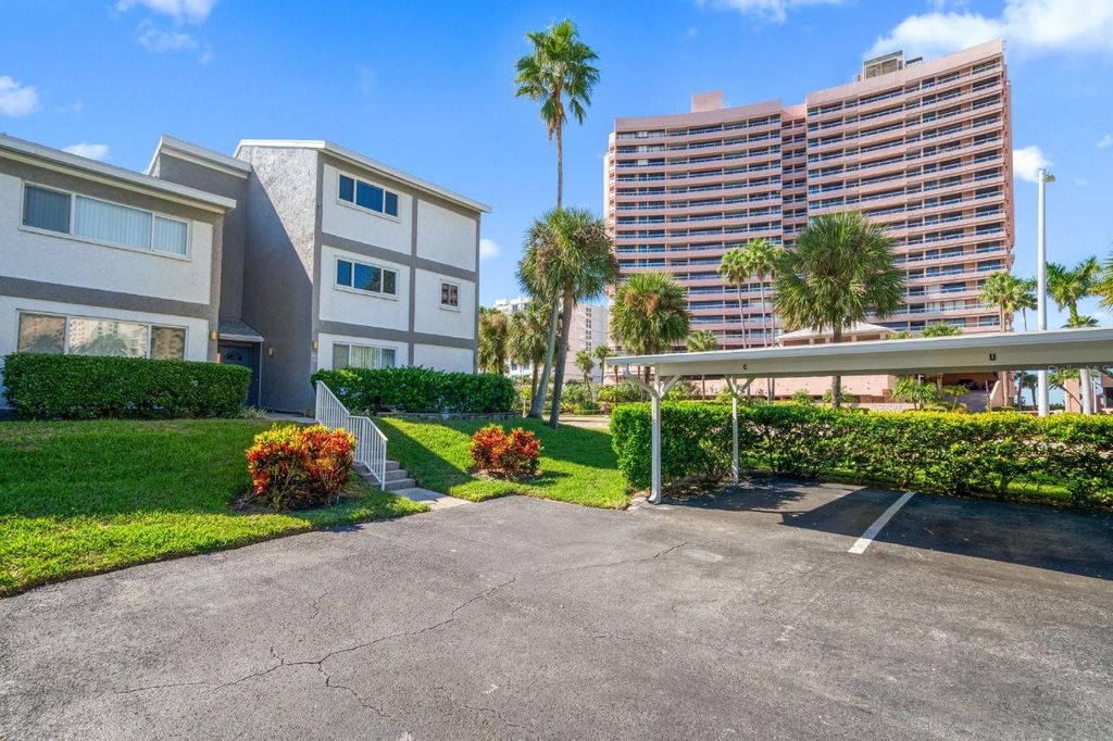 Photo of 1351 Gulf Boulevard #219, Clearwater Beach, FL 33767 (MLS # W7880318)