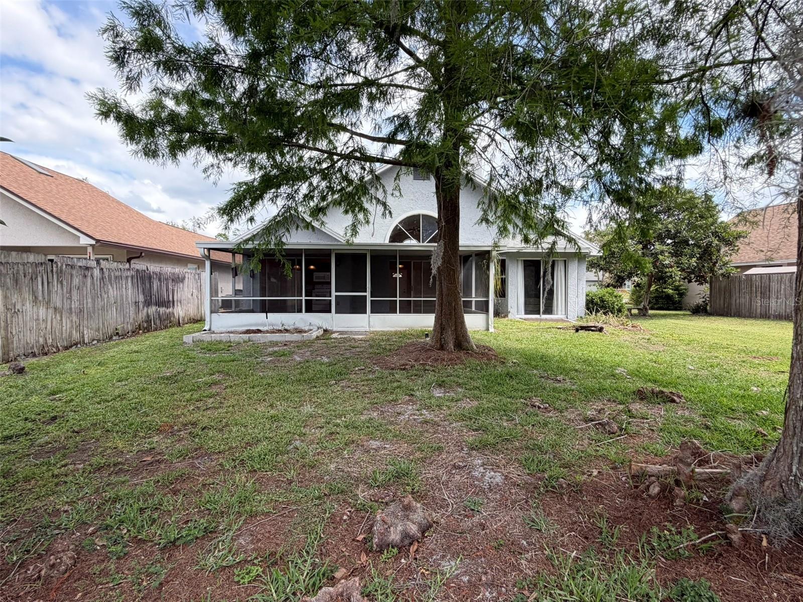 REMINGTON OAKS AT THE CROSSINGS - Residential Lease