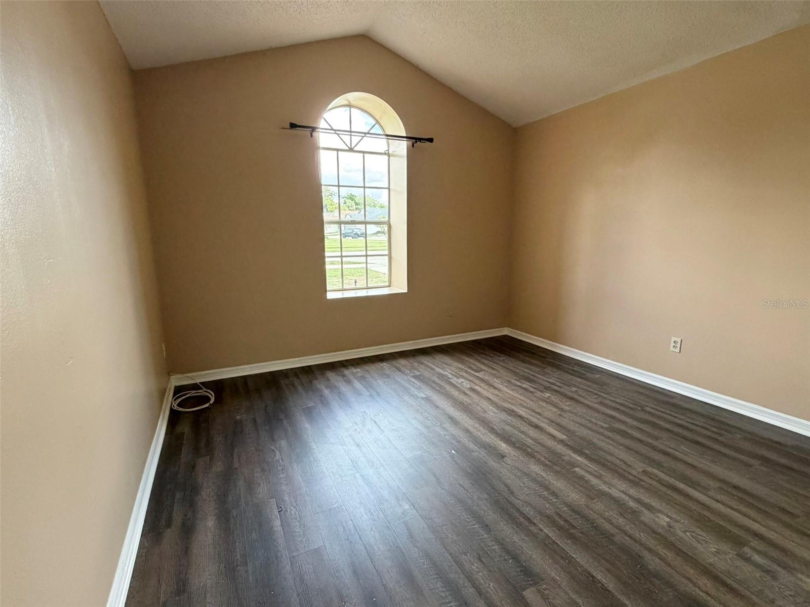 REMINGTON OAKS AT THE CROSSINGS - Residential Lease