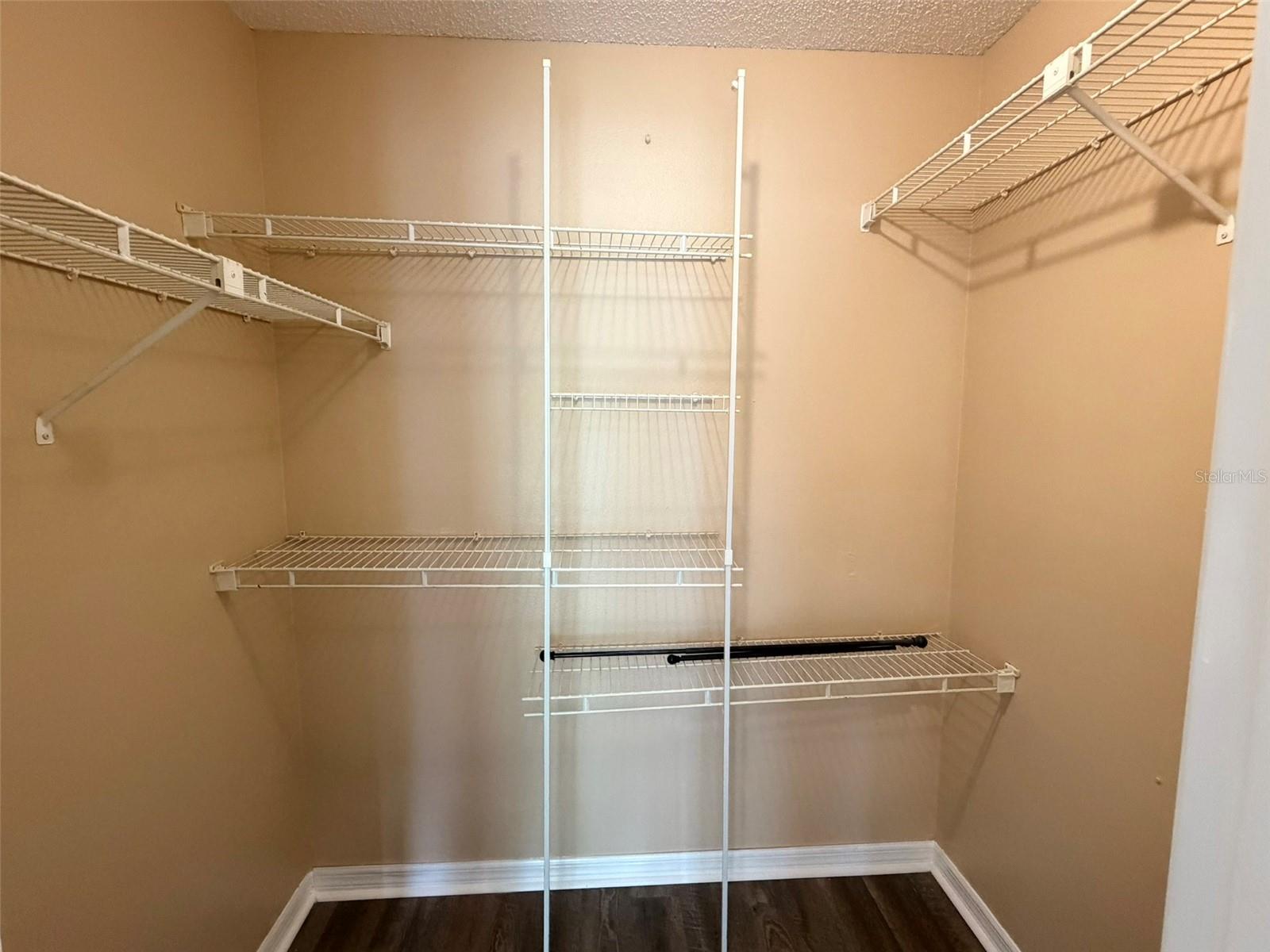 REMINGTON OAKS AT THE CROSSINGS - Residential Lease