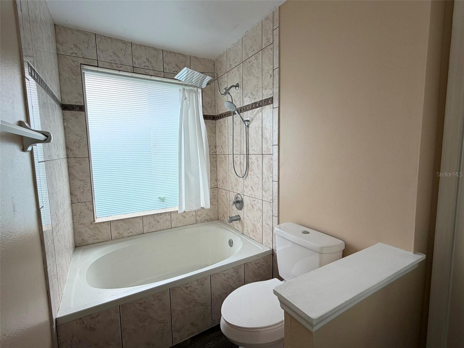 REMINGTON OAKS AT THE CROSSINGS - Residential Lease