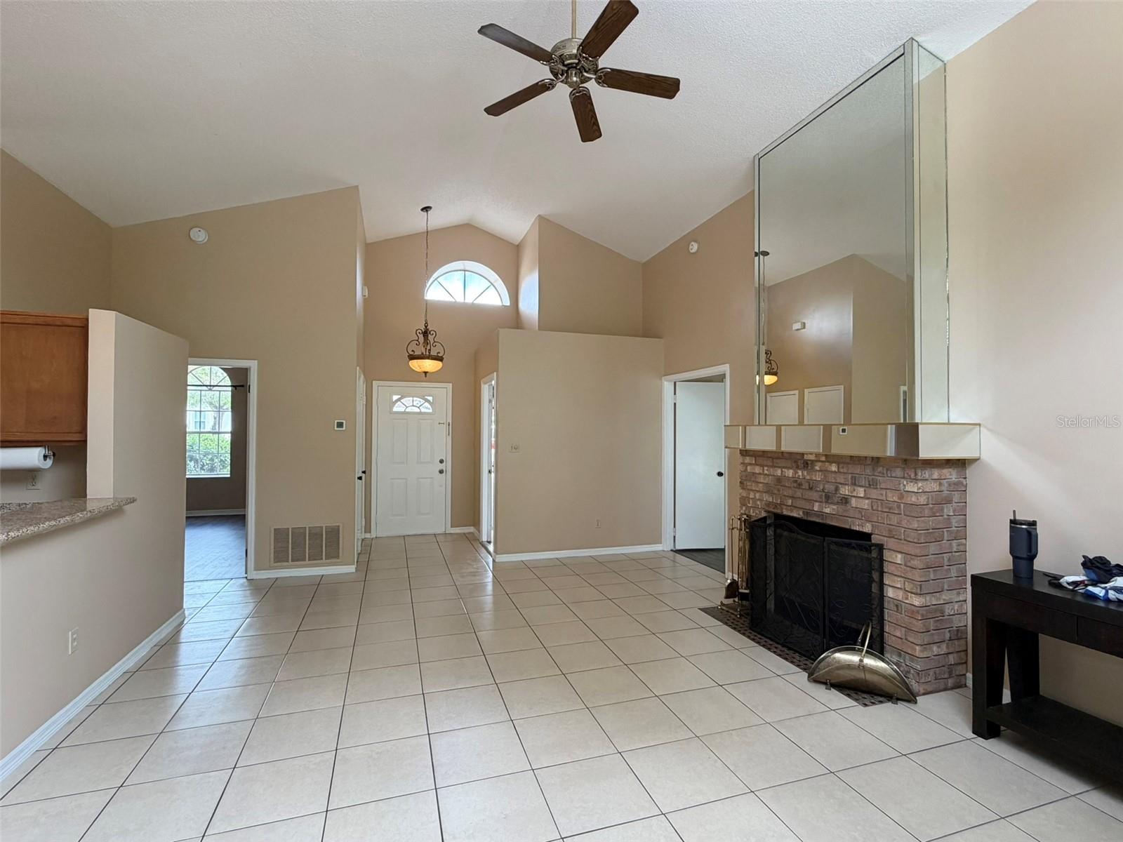 REMINGTON OAKS AT THE CROSSINGS - Residential Lease