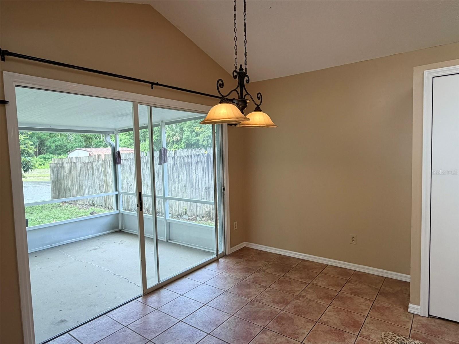 REMINGTON OAKS AT THE CROSSINGS - Residential Lease