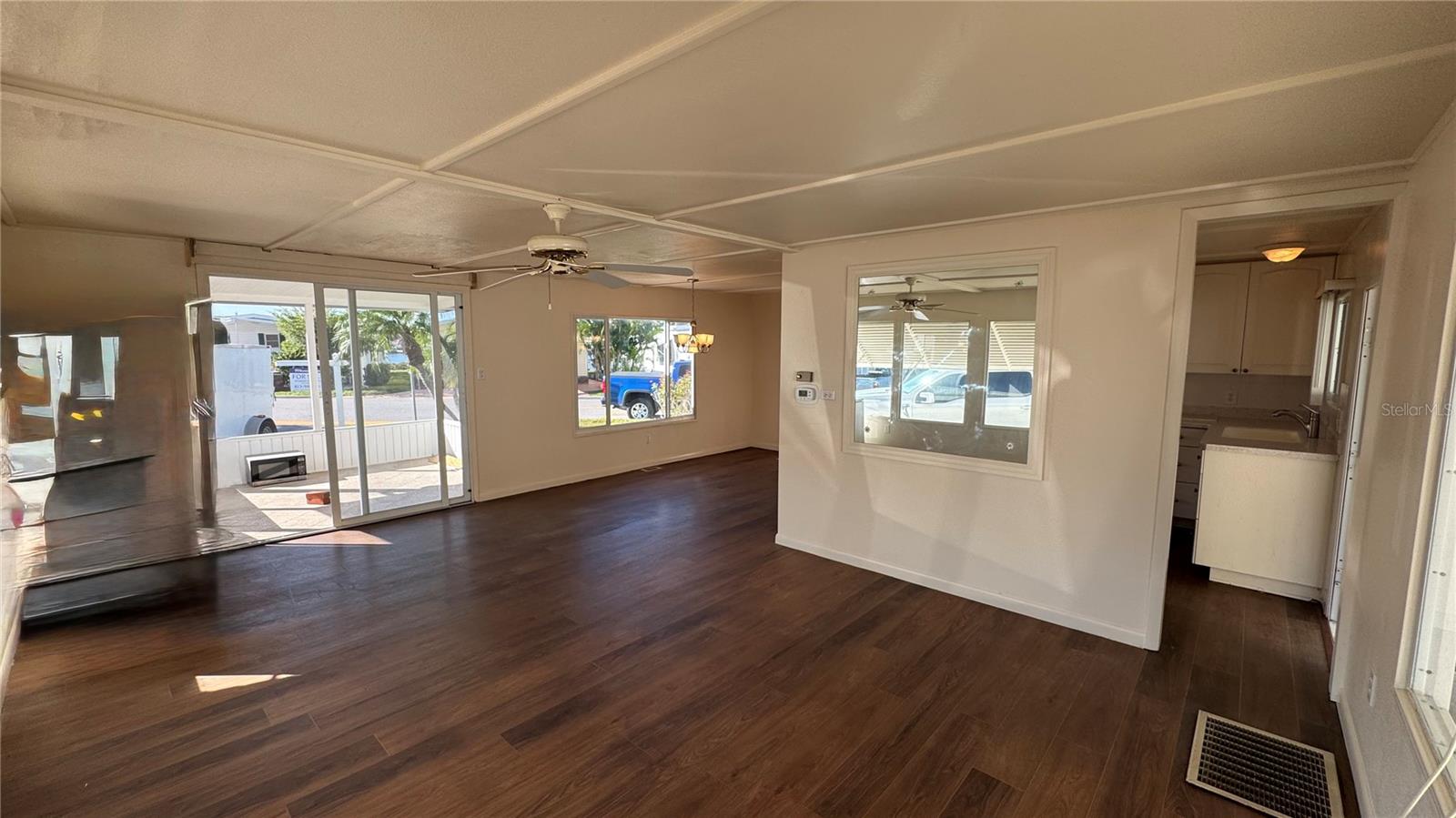 HARBOR LIGHTS MHP CO-OP - Residential