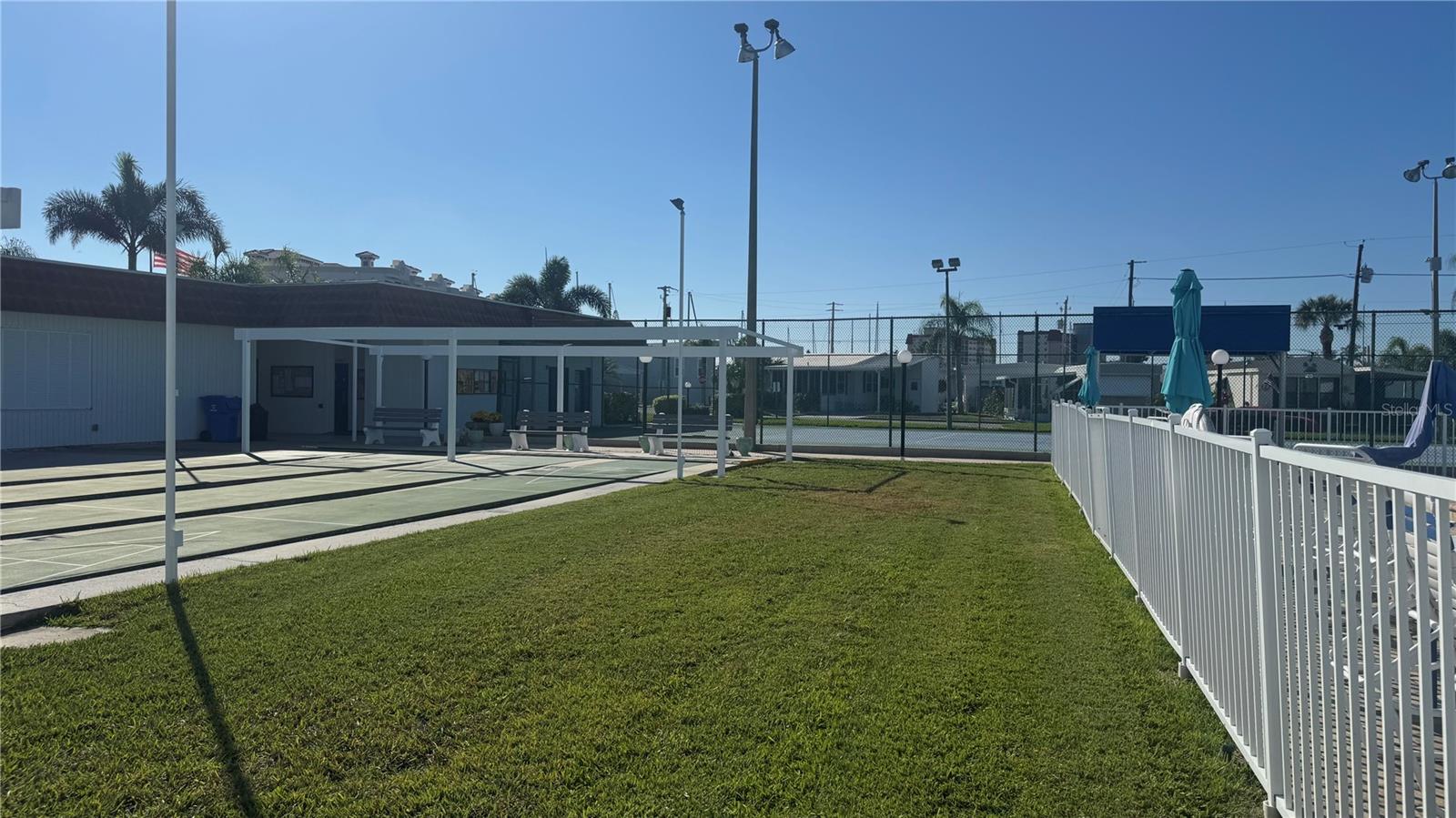 HARBOR LIGHTS MHP CO-OP - Residential