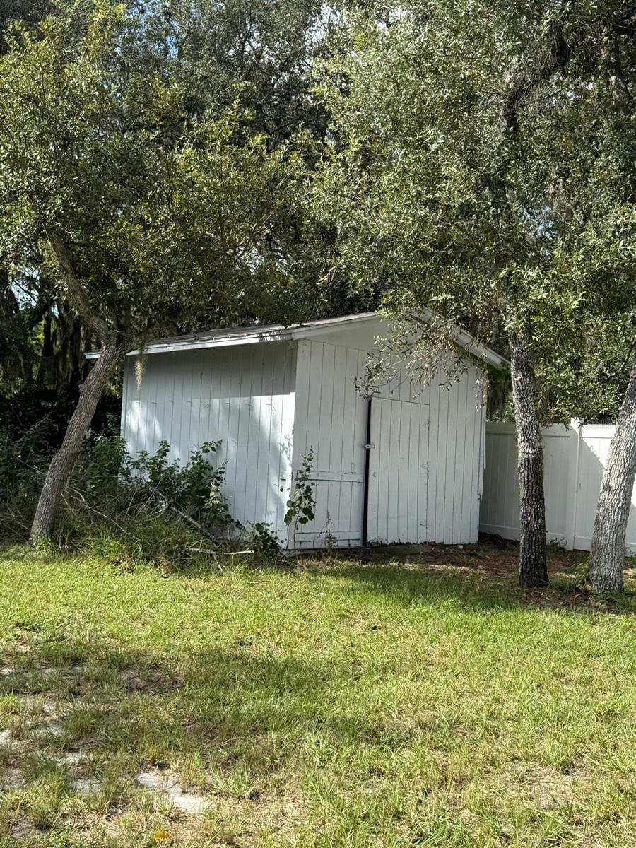 COUNTRY OAKS ESTATES - Residential Lease