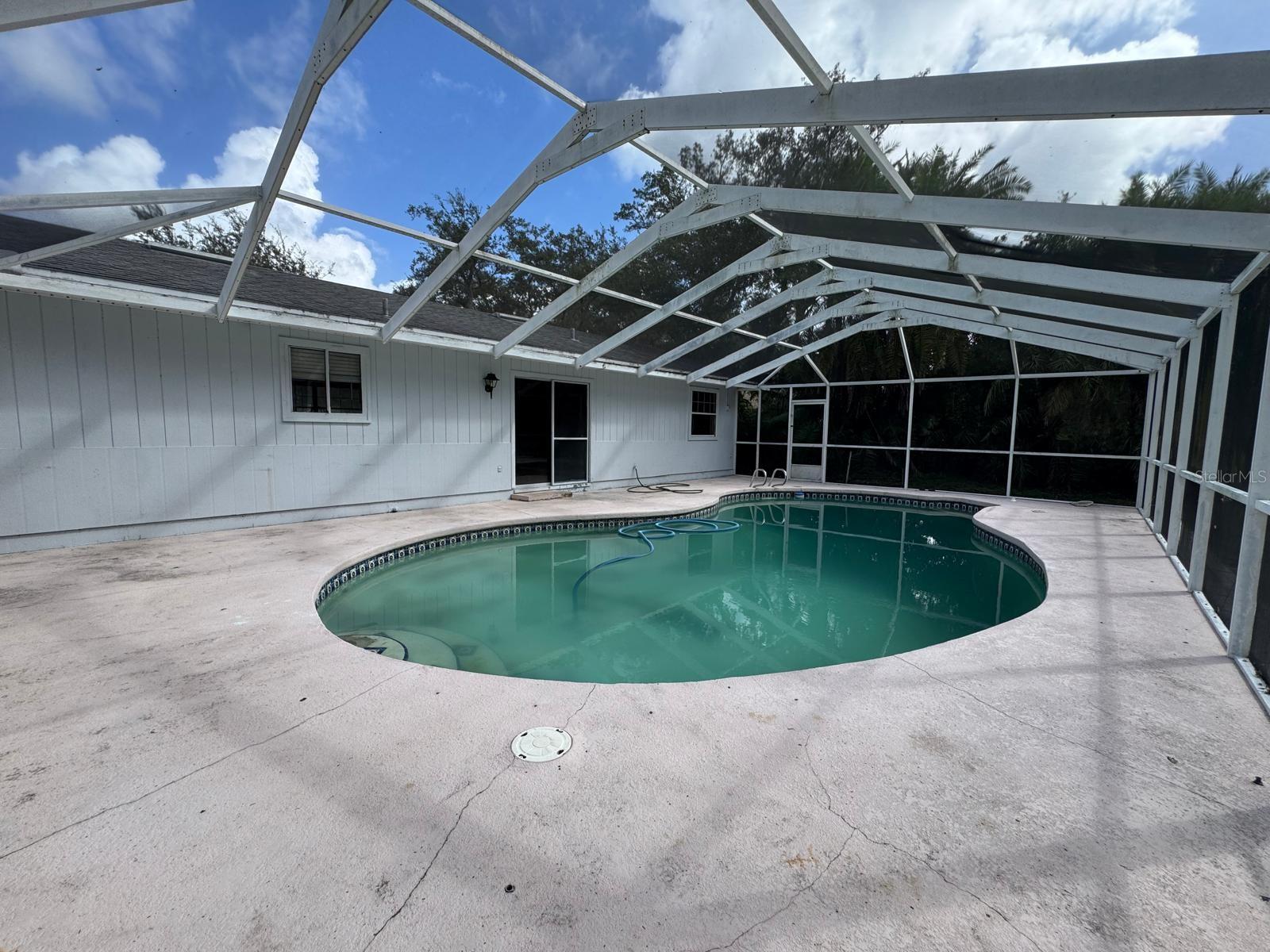 COUNTRY OAKS ESTATES - Residential Lease