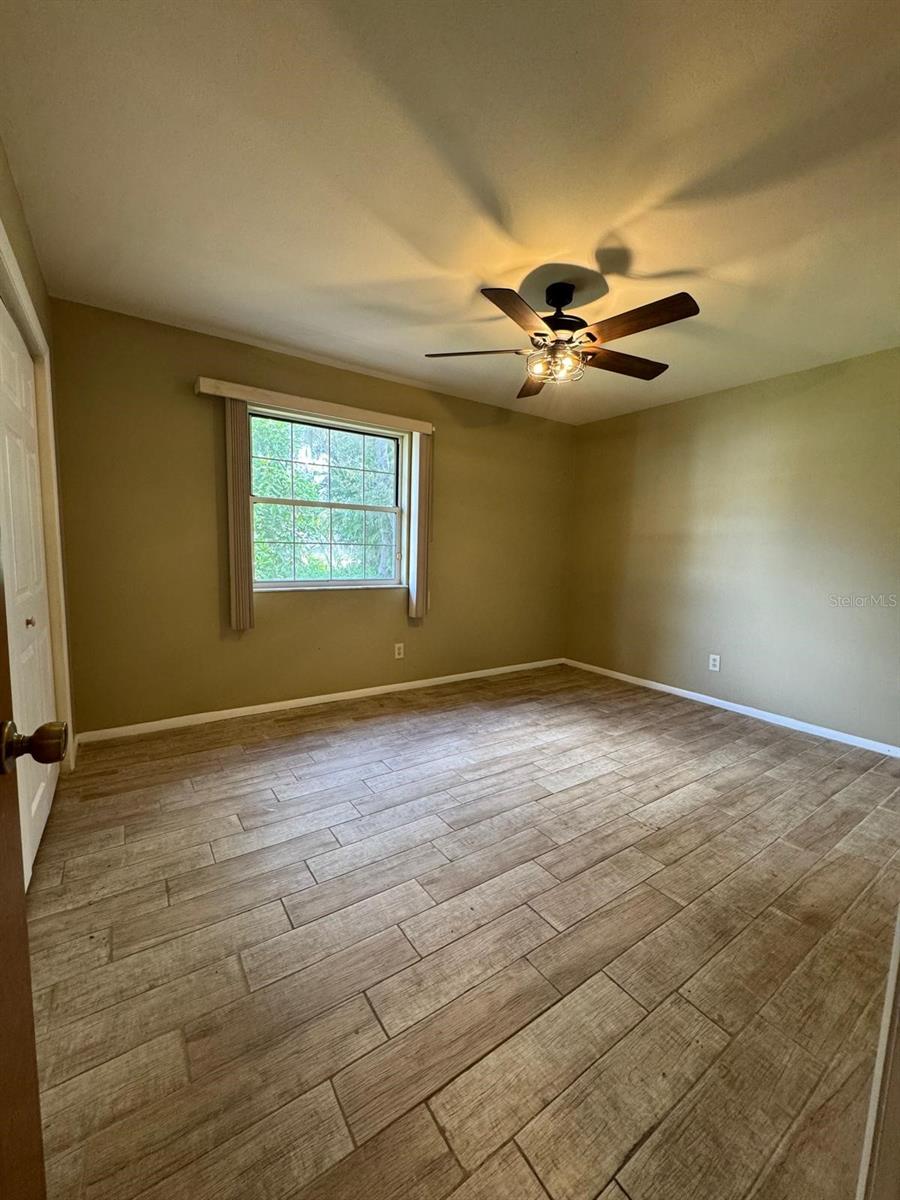 COUNTRY OAKS ESTATES - Residential Lease