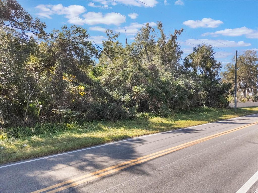 Photo of W Beresford Avenue, Deland, FL 32720 (MLS # G5103671)