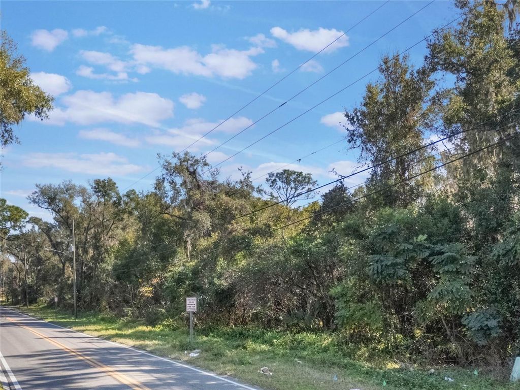 Photo of W Beresford Avenue, Deland, FL 32720 (MLS # G5103671)
