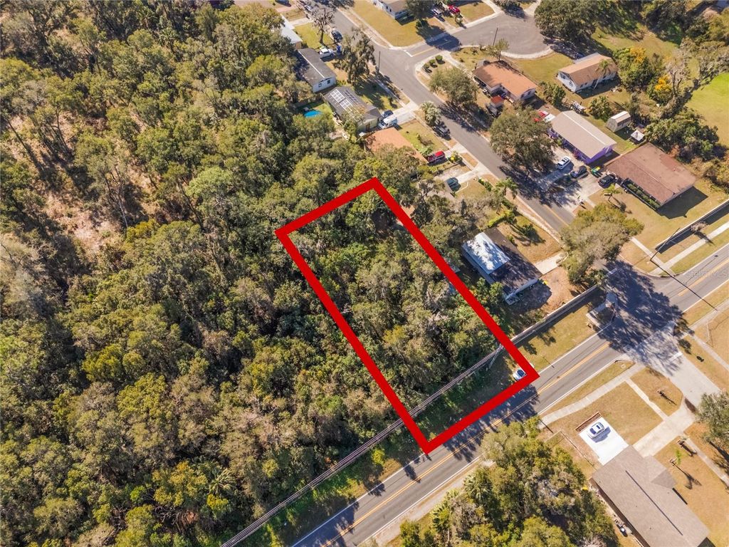 Photo of W Beresford Avenue, Deland, FL 32720 (MLS # G5103671)