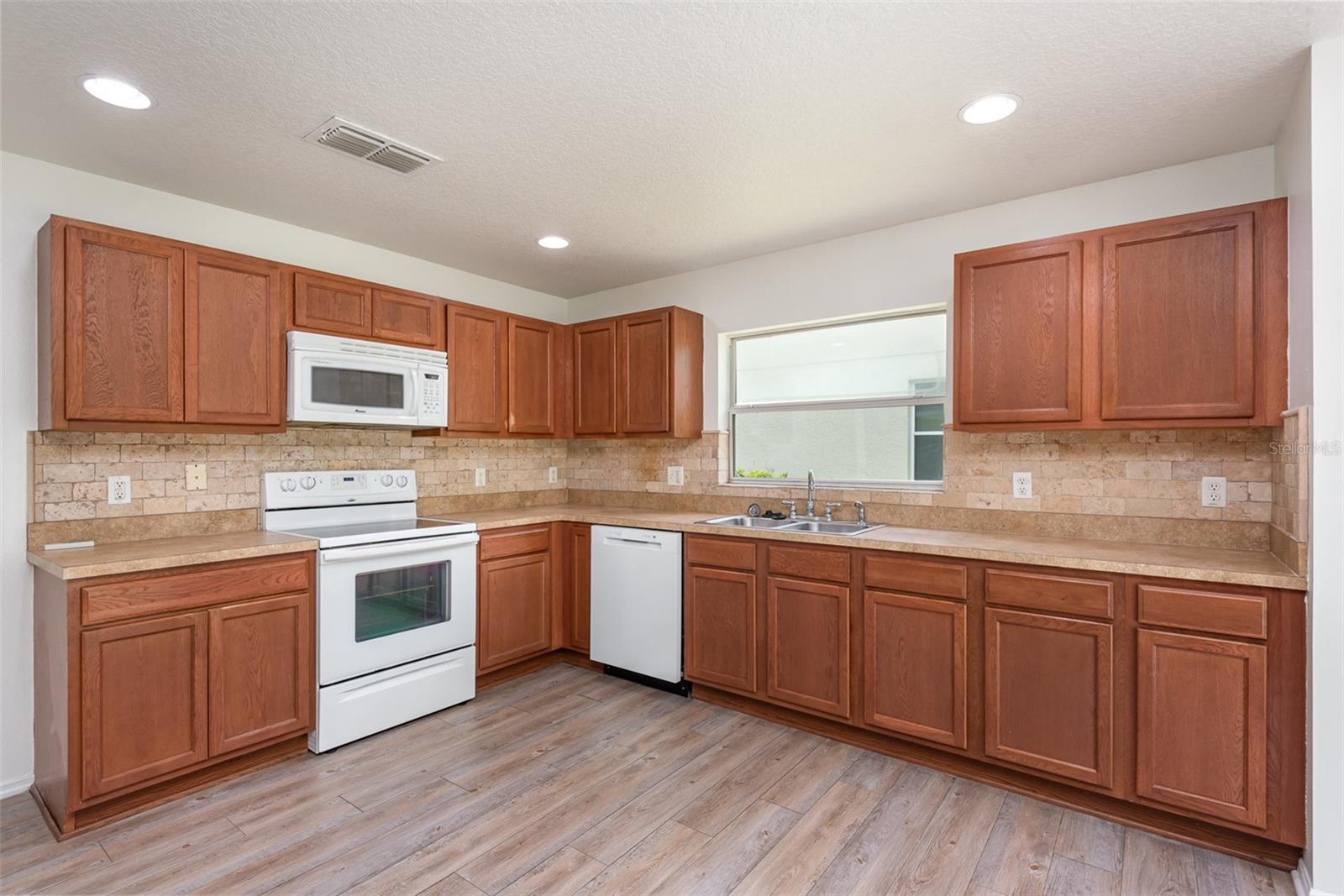 85 LEVEE LANE