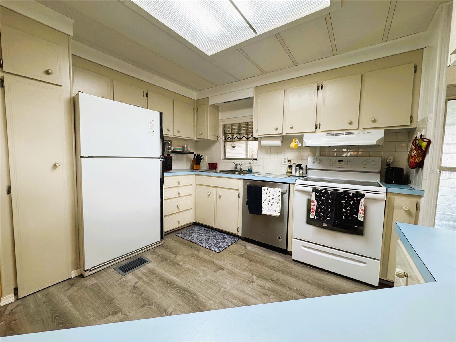 HAWTHORNE AT LEESBURG A COOP - Residential