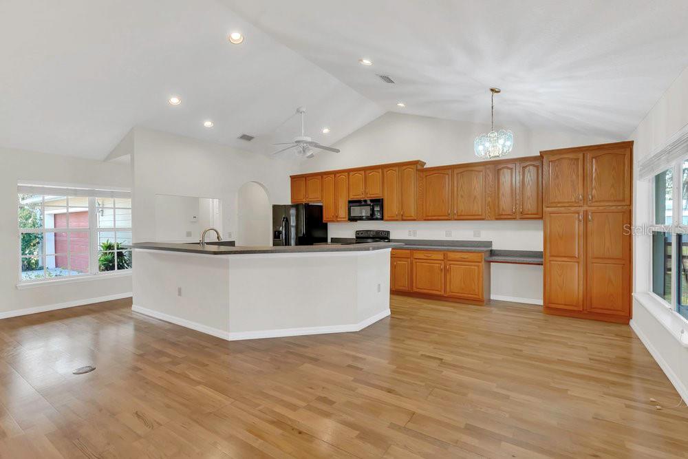 4885 MEADOW DRIVE